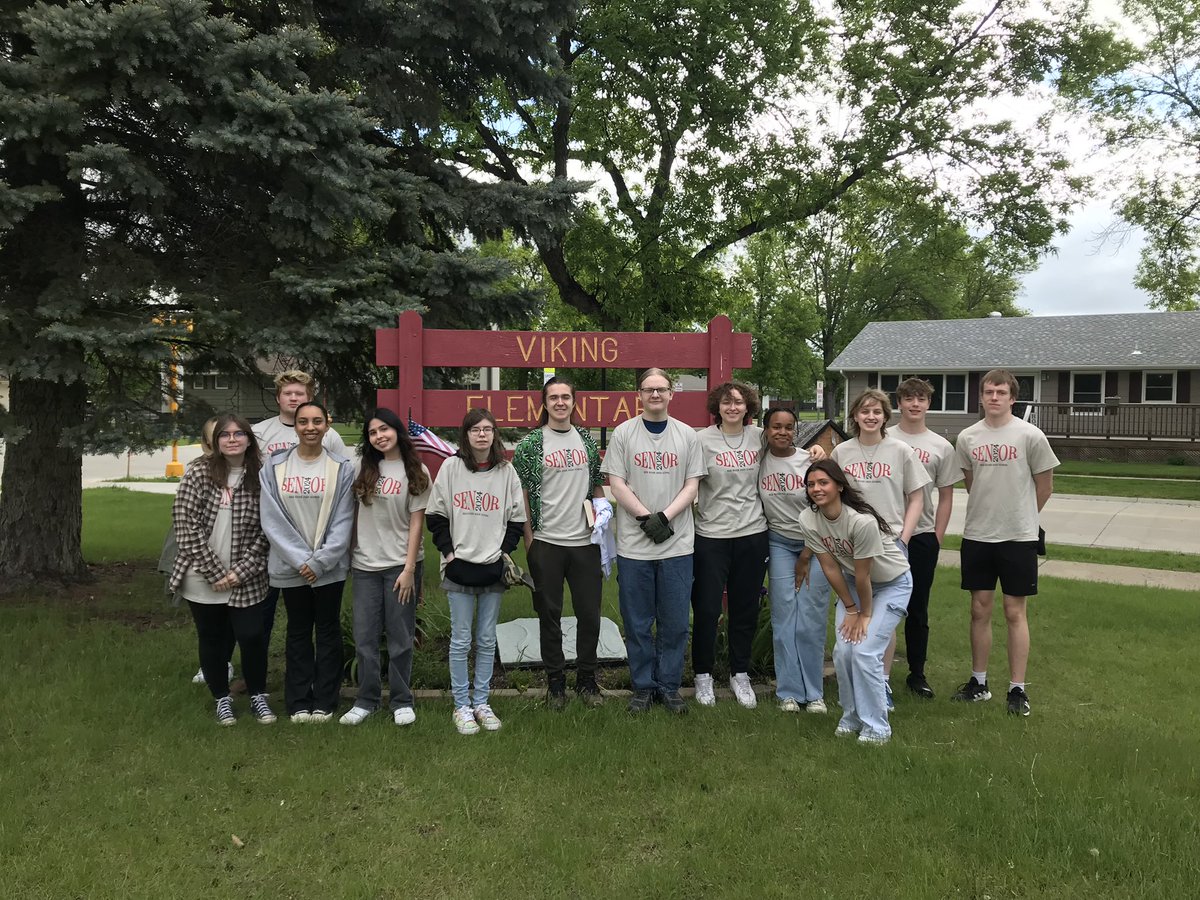 RRHSactivities's tweet photo. No better way to spend your last day then to go back to where it all started❤️ #ThankYouSeniors #SeniorsOut #SeeYouAtGraduation https://t.co/cOGrB8O2fM
