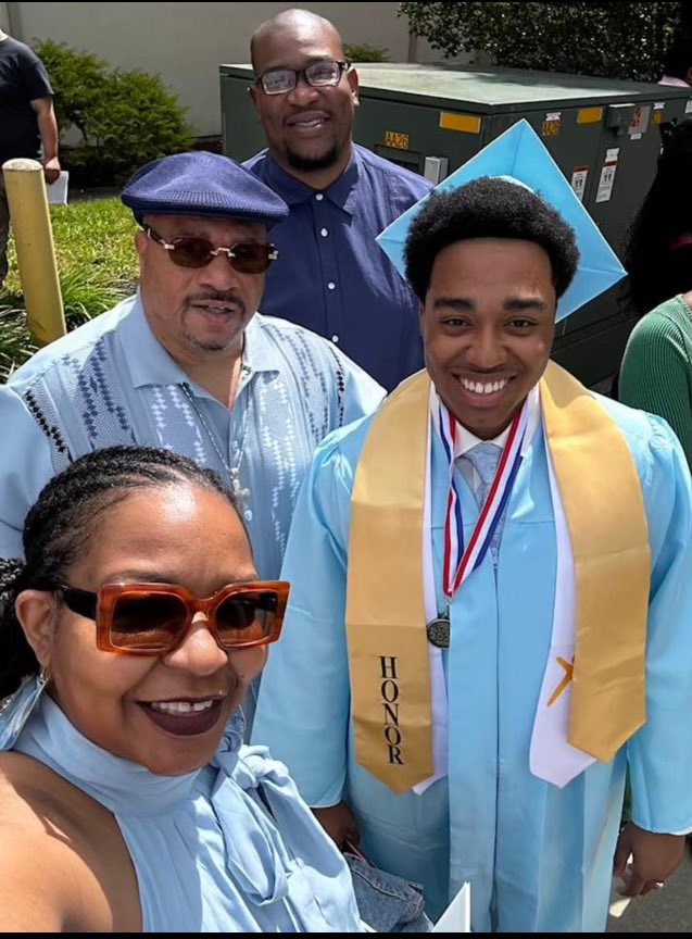 StevenLoveII1's tweet photo. #newjourney2024 @CoachAbbs @ColtArthur @CoachBCullen @coachAlBrownBHS @CameronBurgess5 https://t.co/Mw7sJkz1rY