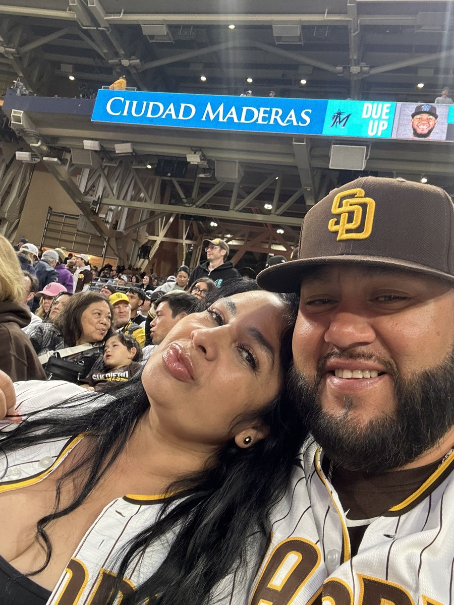cinco5s's tweet photo. @Padres #ForTheFaithful https://t.co/QxsiJ0dGsN