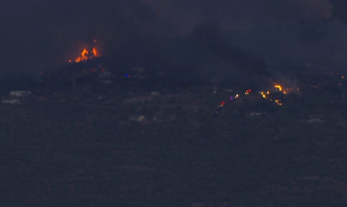 'Evacuate immediately': GO order issued for residents near Kearny due to the Simmons Fire: 12news.com/article/news/l…