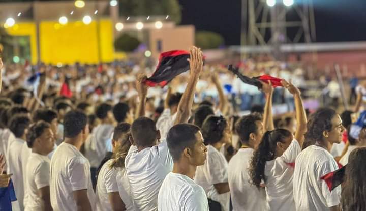 Comandante Daniel Ortega presidente y la Vicepresidenta Compañera Rosario Murillo, presiden acto  en conmemoración de los 45 años del Inicio de la Ofensiva Final que derrocó a la dictadura somocista

#ManaguaSandinista 
#SoberaníayDignidadNacional 
#TodosJuntosAl4519
<a href="/lfslnvb2017/">LUIS ALFONSO VASQUEZ</a>