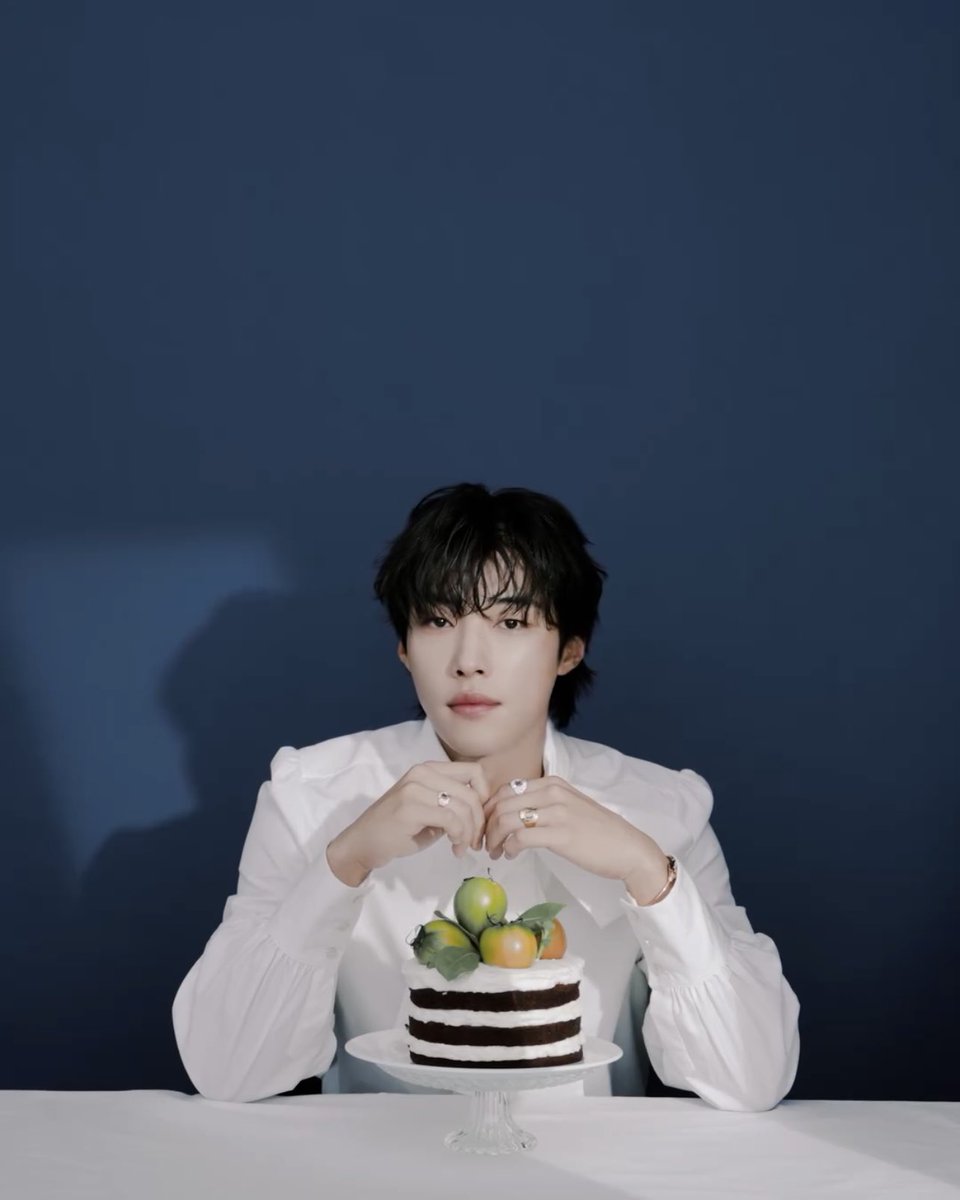 thehwanderland's tweet photo. dohwan is so pretty 😭 https://t.co/5r6I3x9rDX