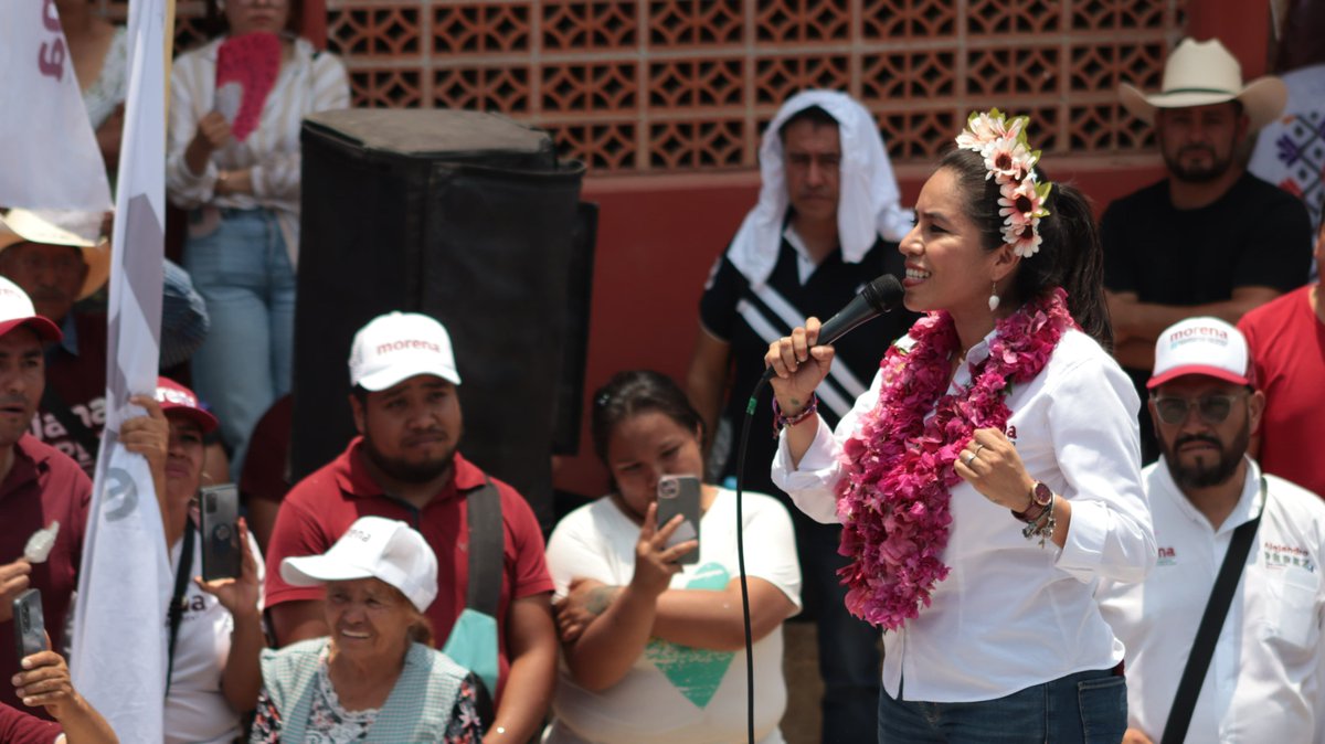 En nuestro día 89 de campaña asistimos con gusto al del Cierre de Campaña de Diana López, candidata a la presidencia municipal #Tlahuiltepa y del candidato Alejandro Perez. No hay duda este 2 de junio, ¡vamos a ganar! #SimeySenadora