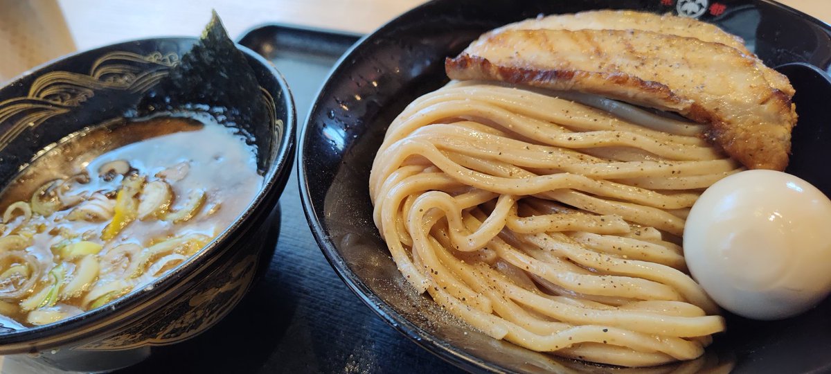 悪気は無いんです、これは麺屋たけ井の味玉つけ麺（大）です