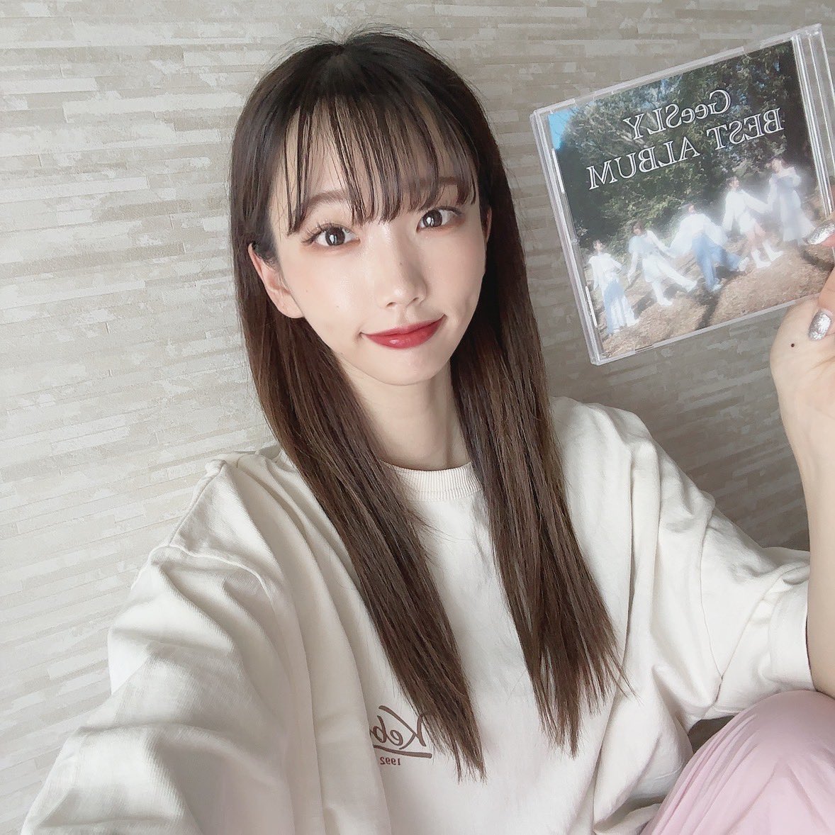 おはよう✨
ラストワンマンライブまであと3日！！

毎日ソワソワしてるけど5人で最後全力
出し切って楽しみたいと思います🔥🔥

GeeSLYのアルバムもワンマンライブで
販売最後なのでまだ買ってない方は是非💿

スタバの新作飲んで自主練行ってきます🔥
今日もがんばろ！！！

#解散まであと3日