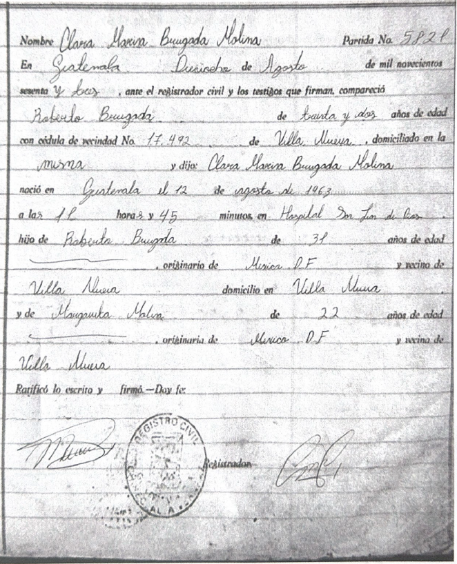 econokafka's tweet photo. ¿Es @ClaraBrugadaM guatemalteca? Otra cuestión a aclarar, aparte de sus cuentas millonarias (en dólares) en paraísos fiscales.

Complicado que una niña con los mismos nombres y apellidos haya nacido el mismo día en el país vecino. https://t.co/EQ6qgGwkyy