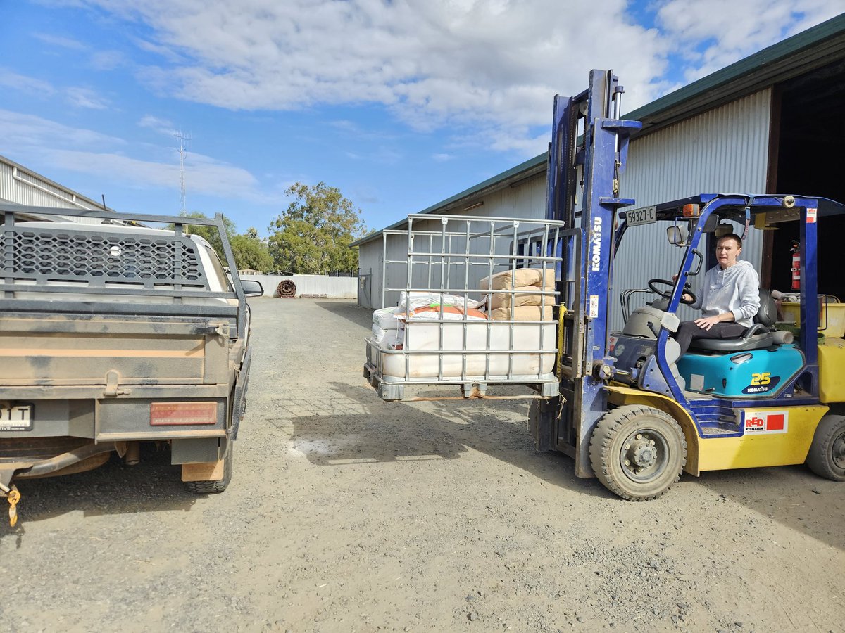 Modified an IBC shuttle so when I go to the local CRT, we can just drive around the shop & chuck stuff in. Then, just unload with the tractor at home. (Must be getting old🤔)