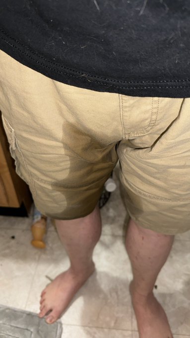 Oops! I think I leaked! #wetting #wettingdiaper #wettingmyself #omorashi https://t.co/CC4uk5LhDE<a href="/tag/wetting"class="tags">#wetting</a><a href="/tag/wettingdiaper"class="tags">#wettingdiaper</a><a href="/tag/omorashi"class="tags"><span>#omorashi</span></a><a href="/tag/wettingmyself"class="tags"><span>#wettingmyself</span></a>