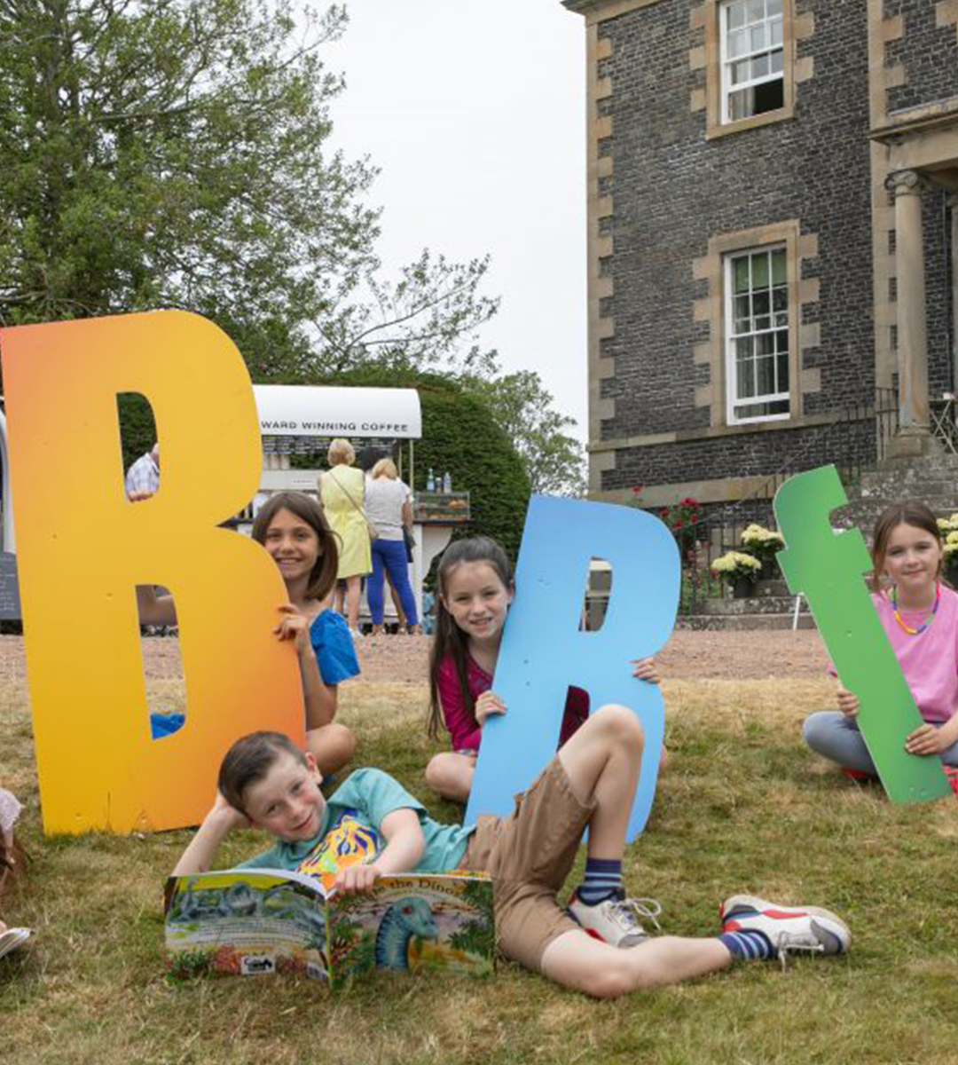 June is fizzing with events across the South of Scotland from the annual equestrian festivals, to the 21st Borders Book Festival, music festivals galore to vintage car and bike festivals!
Here is our summary of what not to miss.👇
scotlandstartshere.com/blog/whats-on-…
#Scotland