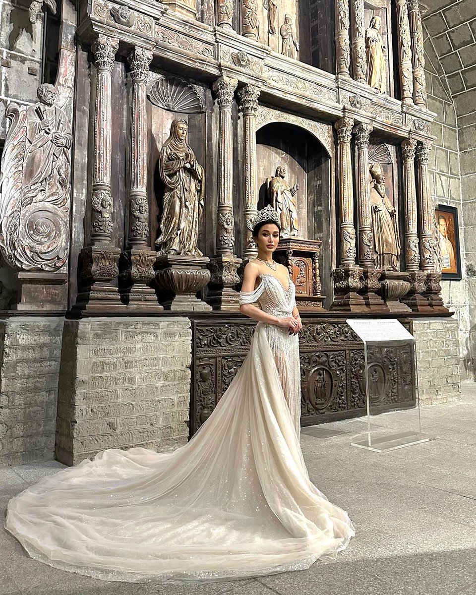 CHIE AS REYNA ELENA 🤍

Actress #ChieFilomeno channels the elegance of Reyna Elena in her stunning photos taken in Intramuros, Manila.

'Reyna Elena 🤍 Bago magtapos ang Mayo. Maraming salamat Intramuros 😊🥰,' Chie's caption read.

📸chiefilomeno/Instagram