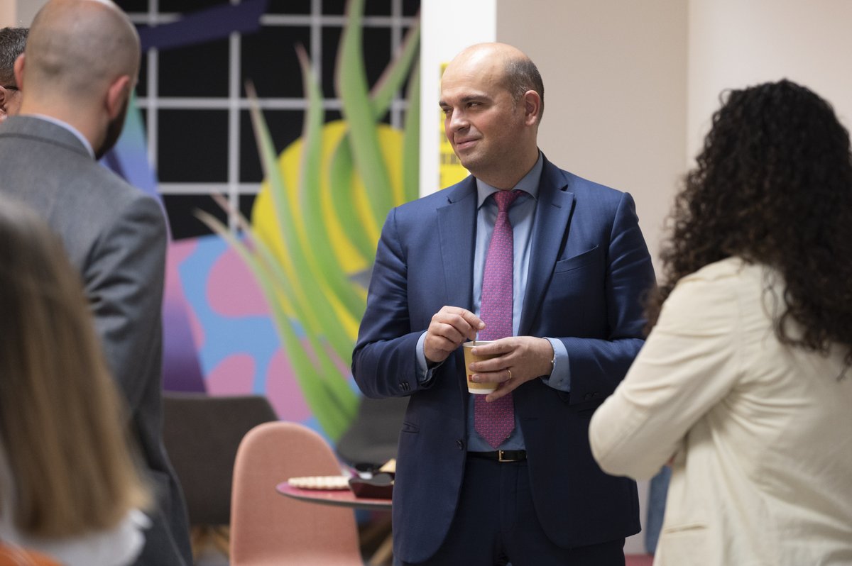 #Encuentro | Es un placer apoyar foros como #LegalDigComp que promueven las competencias digitales en las profesiones jurídicas. Alfredo López, de <a href="/vlex_es/">vlex_es</a>, asistió a la segunda edición del Foro, organizado por <a href="/WomenLegalW/">Women in a Legal World</a>, junto a formadores y expertos en tecnología.