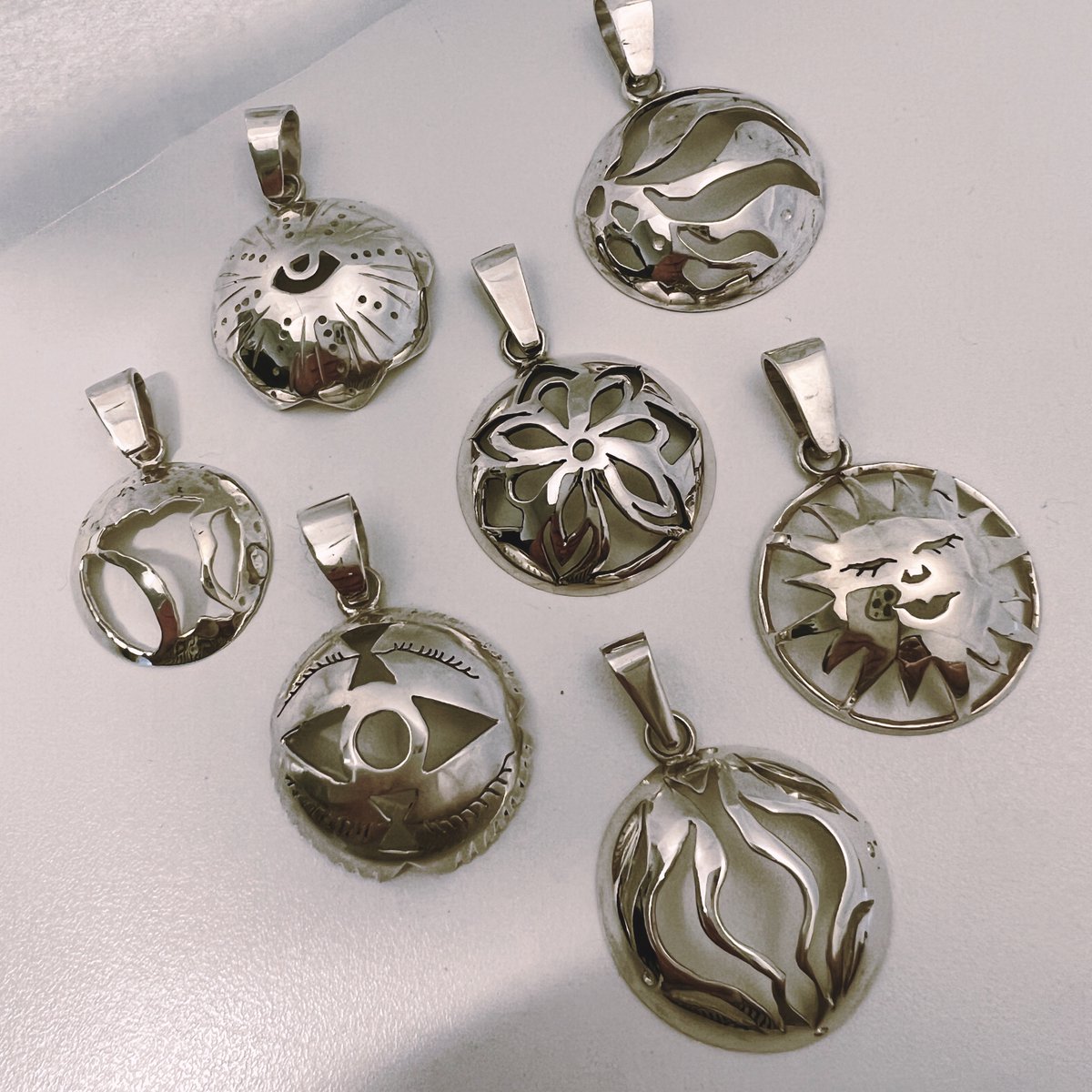 Check out some of our Jewellery Design and Manufacturing diploma students' work from the 'Mandala Project'!

Find out more about this course here: baj.ac.uk/level-3-diplom…

#jewellery #silverjewellery #mandala #mandalas #jewellerymaking #jewellerydesign
