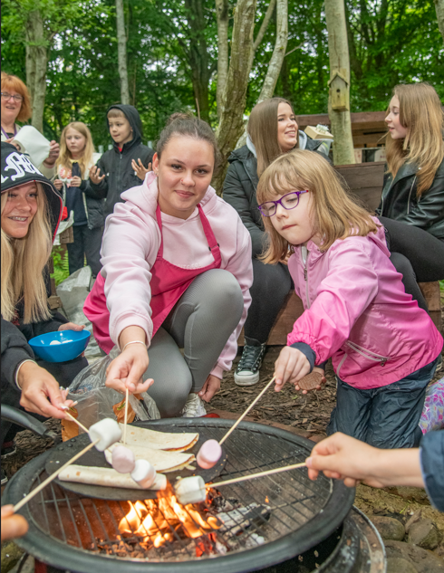 ❤️ Are you interested in a career in childhood practice? On our HNC course- you will learn about the values, principles and legislation relevant to a career in early learning and childcare, whilst gaining workplace experience. Find out more and apply 👉 west-lothian.ac.uk/courses/course…