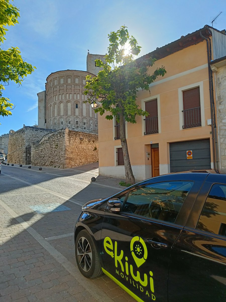 Viajando con #ekiwimovilidad disfrutarás tanto del viaje, como de las vistas de los pueblos de #CastillayLeón 
Hoy, recorriendo la provincia de #Segovia con parada en #Cuellar

¿Todavía no te has pasado a la #movilidad eléctrica compartida?
¡Pues vente!
ekiwimovilidad.es/registrate-car…