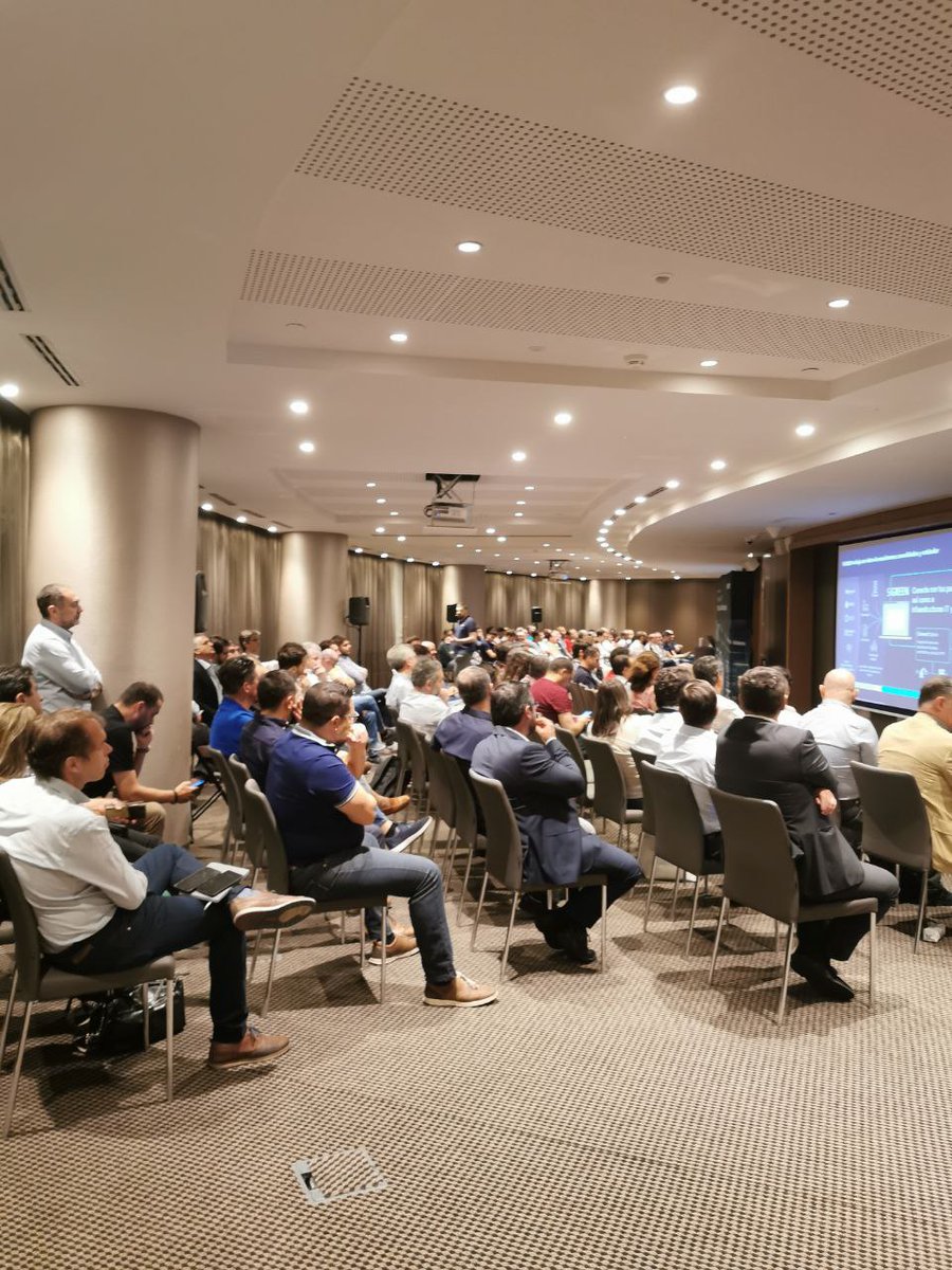 ReleProPLC's tweet image. Ayer estuvimos en el Innovation Tour 2024 de @siemens_ind @siemens_es 
Nos informaron de un motón de novedades, como los nuevos PLC&apos;s Simatic S7-1200, el TIA Portal Cloud o las nuevas tendencias de realidad aumentada y de IA aplicada a la programación de PLCs.