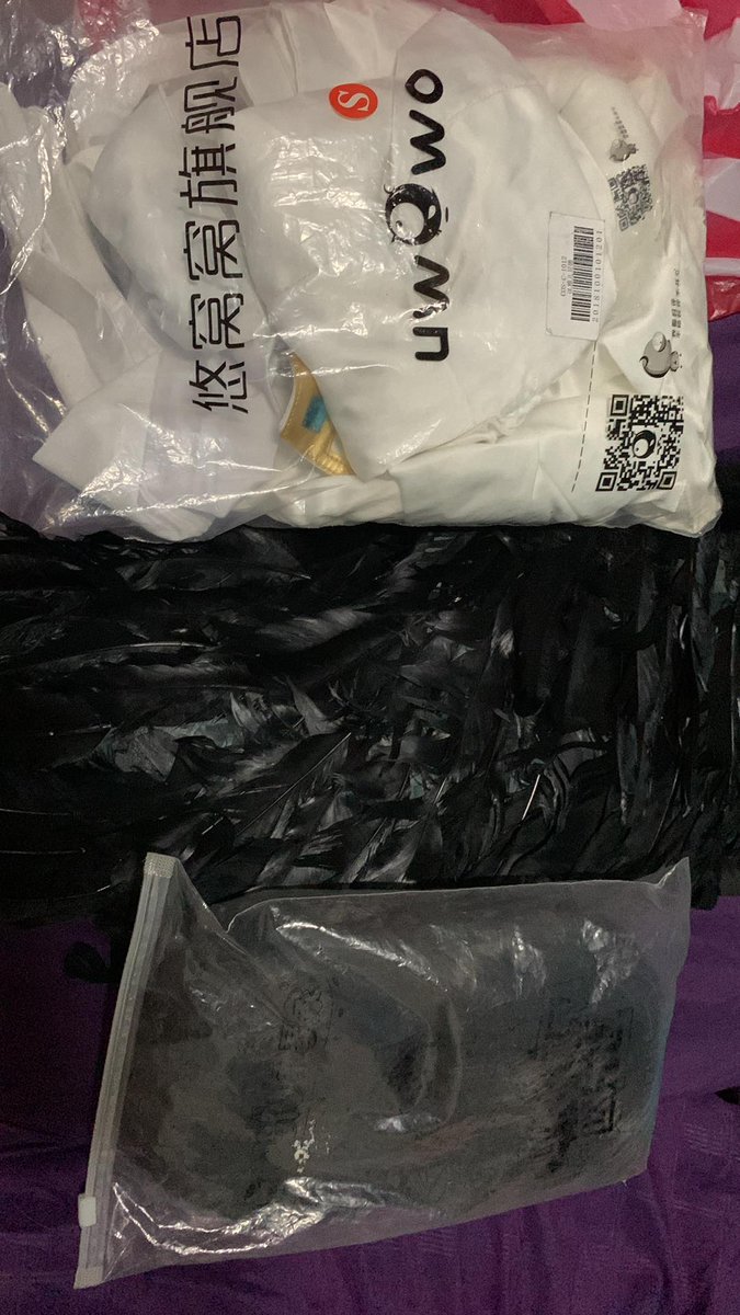 Selling my Albedo cos set. Pm for interested
Need funds asap 😭