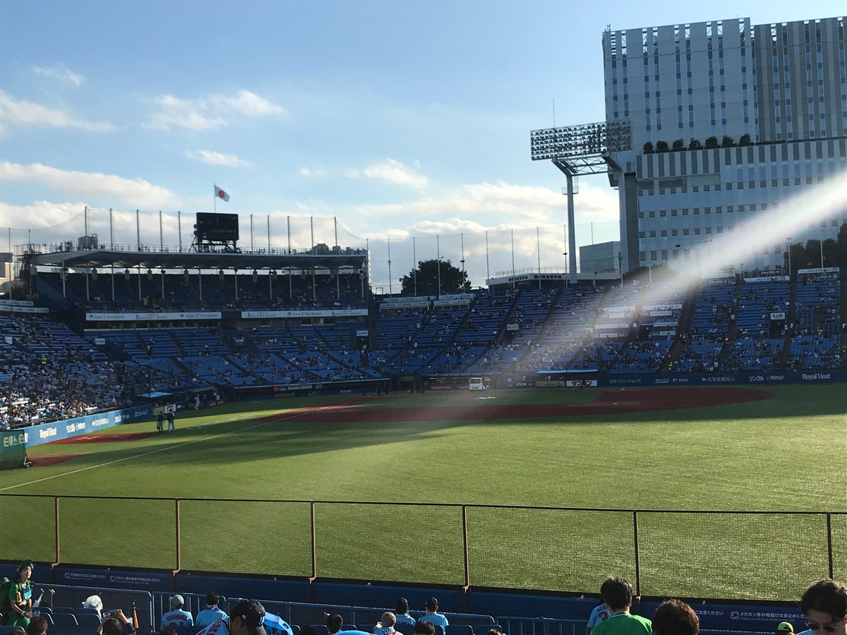 本日は、Eブロックから、全力応燕です!
Go Go Swallows!