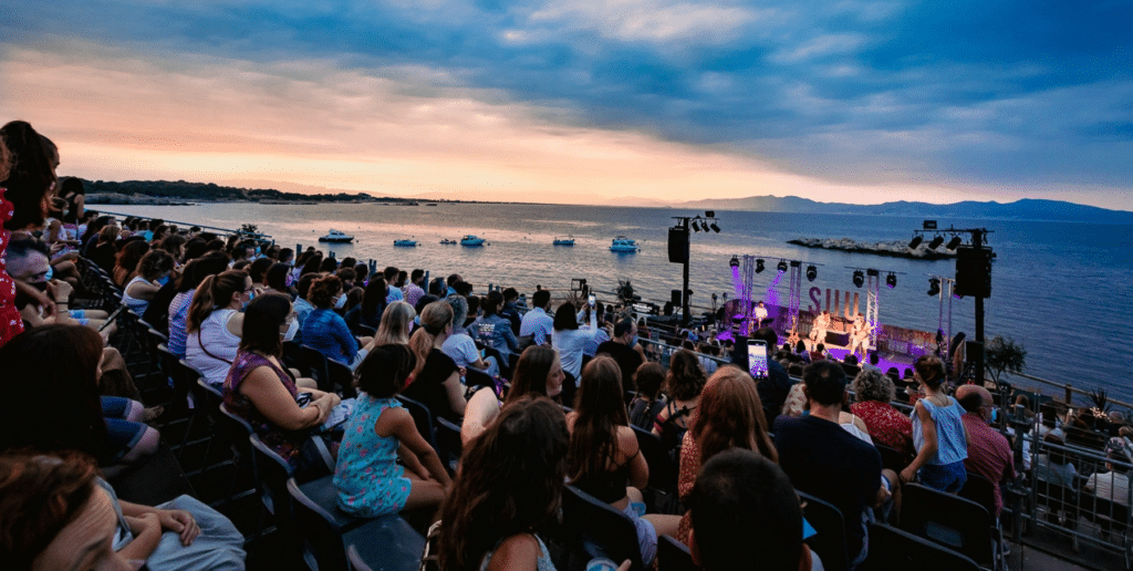 El Club i el festival @Portalblau tornen a treballar plegats per a la promoció de la cultura Mediterrània! #nauticescala #empuries #festivalmusical #mediterrania #culturamediterrania #costabrava ow.ly/ai4G50RXUQE