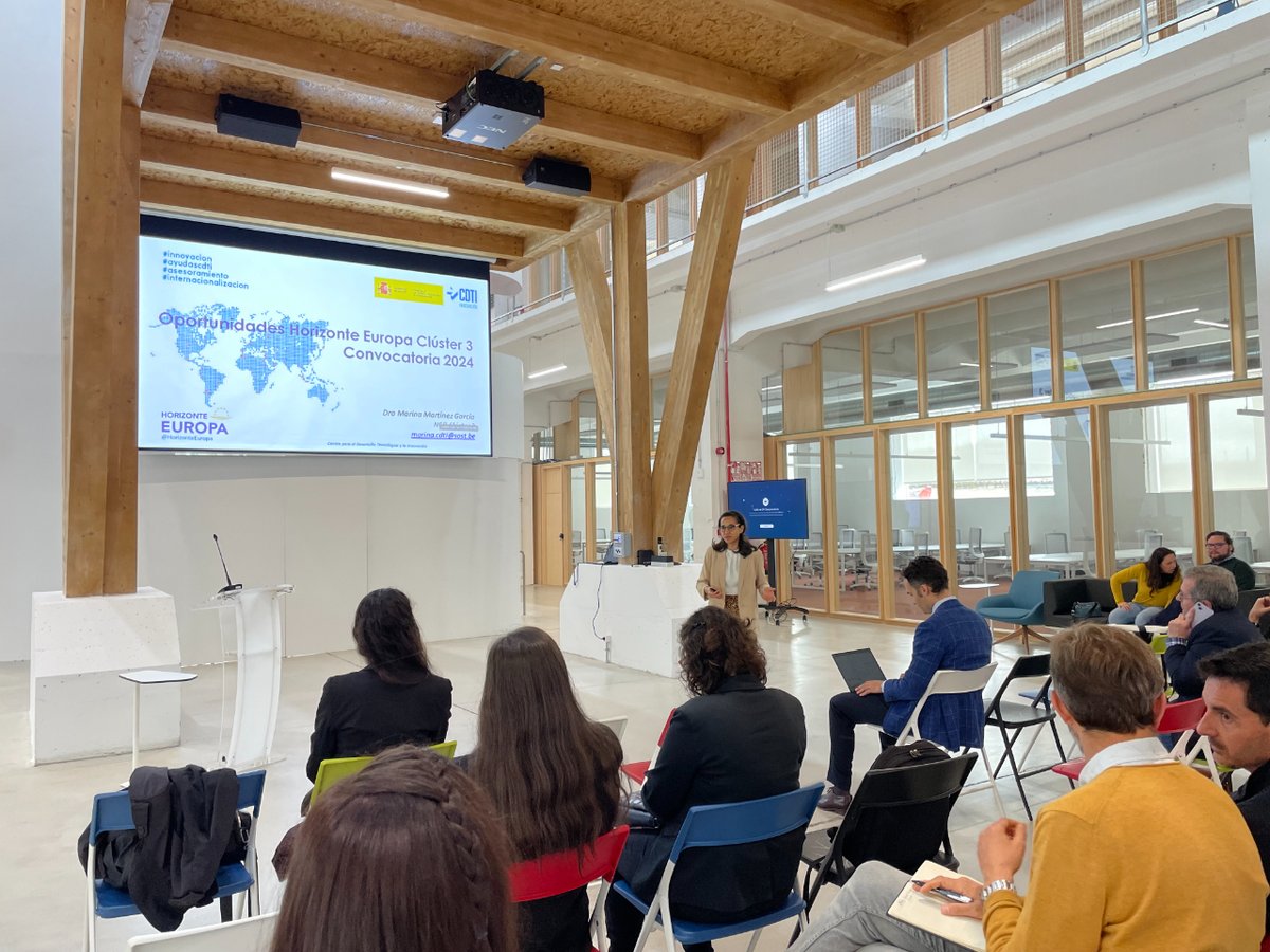 Gradiant's tweet photo. 📢Comienza la jornada organizada junto a @axenciaGAIN en #ACoruña con casi lleno. Presentamos las convocatorias de seguridad del Clúster 3 del Programa #HorizonteEuropa con la mejor: Marina Martínez García, Punto Nacional de Contacto del @cdti https://t.co/IRDFQY5C79