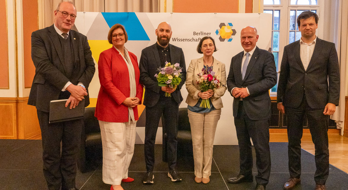 Congratulations! The Berlin Science Prize 2023 went to linguist Prof. Dr. Dr. h. c. Artemis Alexiadou @Humboldt.Berlin and Director of @ZASBerlin. The Young Talent Prize was awarded to Dr. Dr. Kerem Böge @chariteberlin BrainCity.Berlin/Stories ©Landesarchiv Berlin/Wunstorf