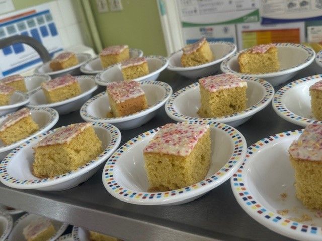 Delish_byHES's tweet image. Here's a snapshot sent by Violeta, a brilliant member of our kitchen team! This is what Census day looks like at 🤩  

#schoolcatering #censusday