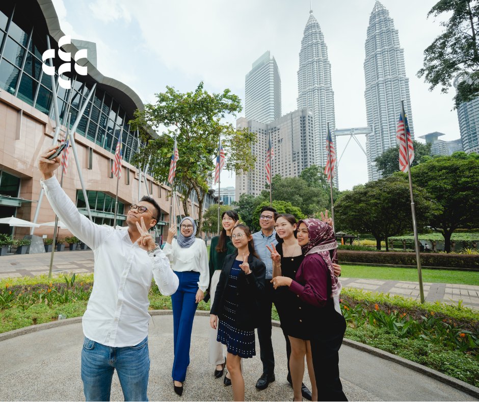 Strike a Pose!  The BEST spot in the city for this picture-perfect moment? The circular garden right in front of the Kuala Lumpur Convention Centre! ️