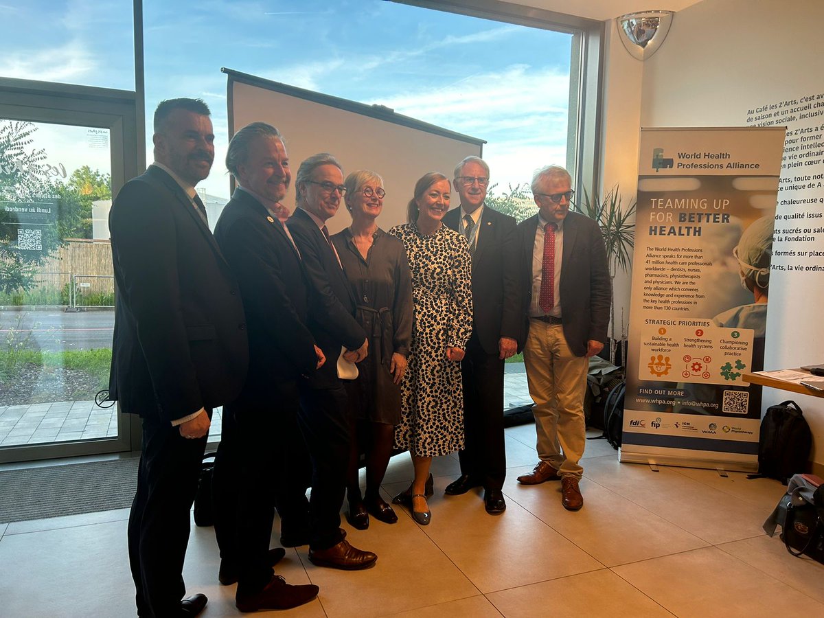 “Opportunities for pharmacists to engage in non-communicable diseases management are many, ranging from prevention and screening to medication management,” said FIP CEO @DrCDuggan (3rd from right) at a @WHPAlliance side event to the #WHA77 on NCDs & workforce dynamics