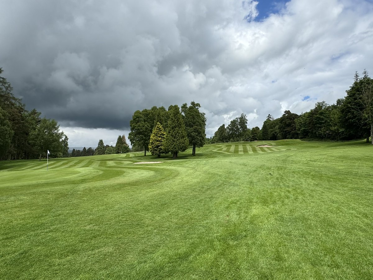 Harry_Hunter15's tweet photo. It’s been a year to the day since I moved to @DNGCGreenstaff it’s been a great year with completing NVQ Level 2 and moving on to level 3 at the end of the season ⛳️ https://t.co/k86vZWdXxX