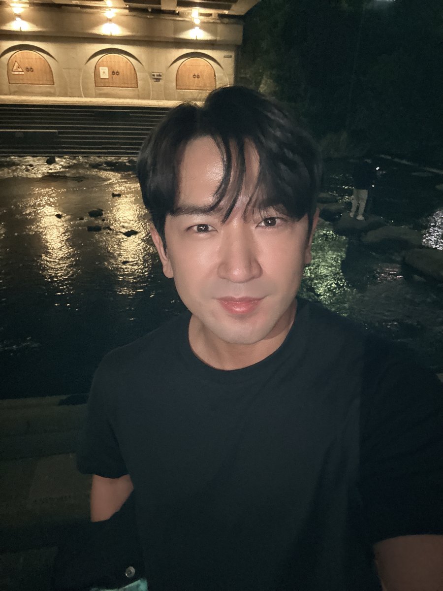 official_leanb tweet picture