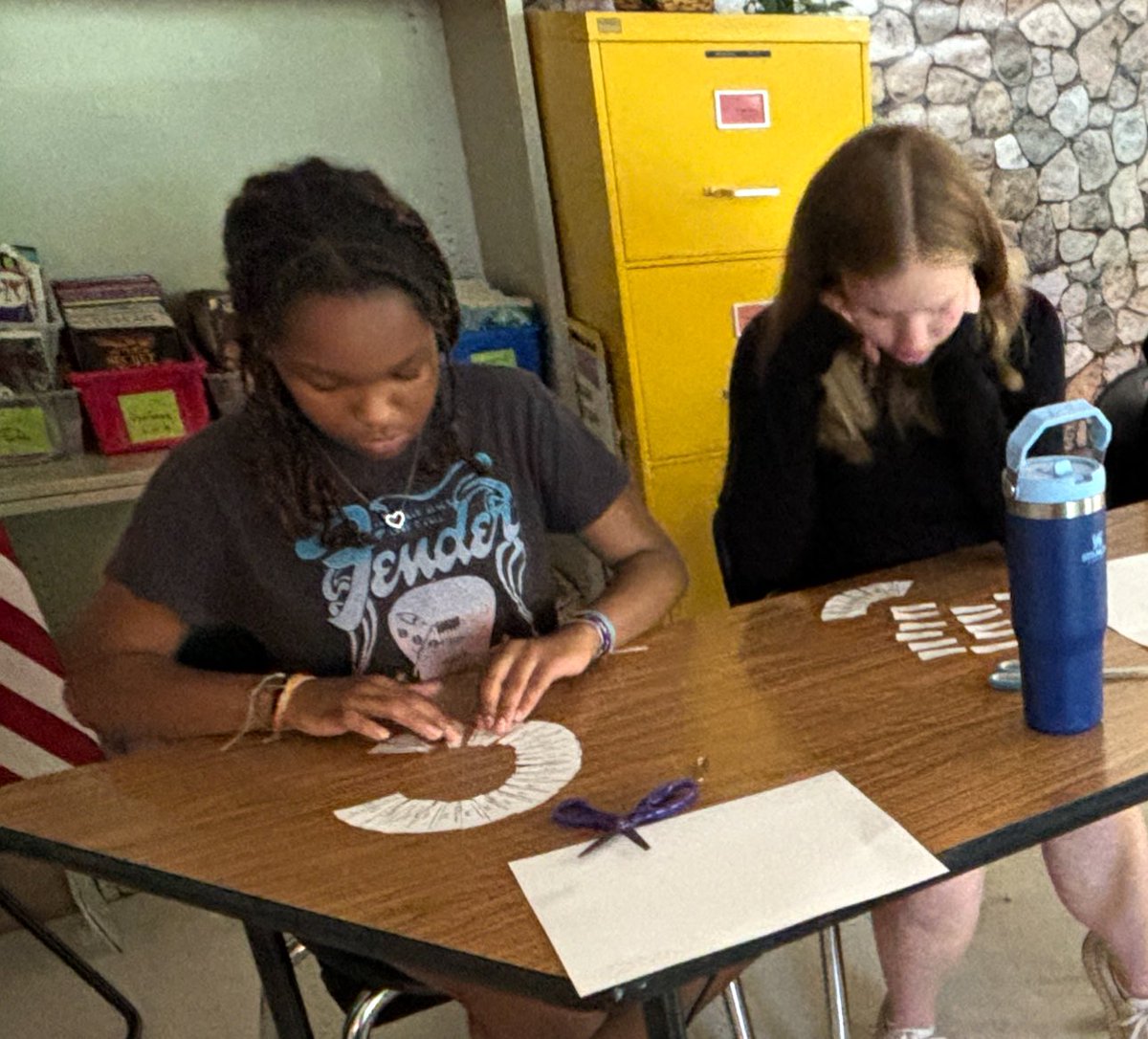 Learning French clock time by matching time in numerals to it’s written-out counterpart <a href="/glencrestms/">Glen Crest MS</a>.