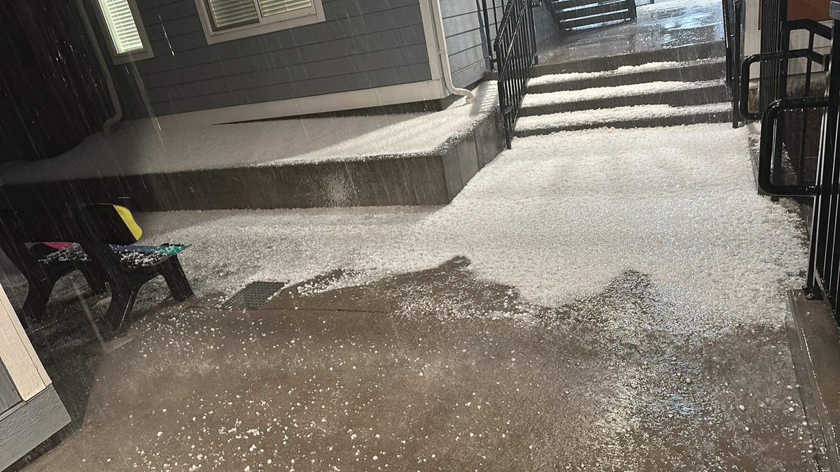 Regan0313's tweet photo. December in May? 
Longest hail storm I've seen in Colorado!! On the east side of Greeley
#cowx https://t.co/1MnlzUVx32