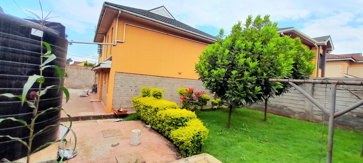 A deal you can't ignore.

4 bedrooms master en-suite maisonette with a store to let in Ruiru Membley.

The house sits on a 50x100 plot with a beautiful backyard.

Letting at Kshs 65,000 per month 🔥 

Call/WhatsApp 0724 838 773 for viewing.

With lounge, dining area, garden