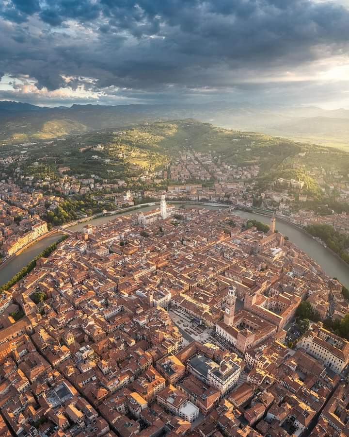 Buongiorno Verona e buon mercoledì a tutti voi 👋 👋 👋