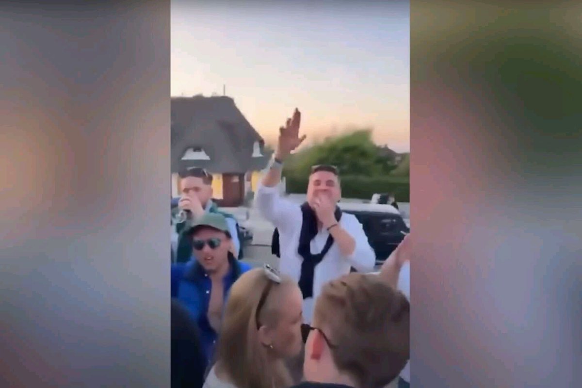 Outrage after racist chants on an island where affluent Germans vacation bit.ly/3wQukXt