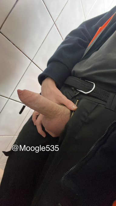 RT if you think I have a nice c*ck https://t.co/YcKhvhRT8B