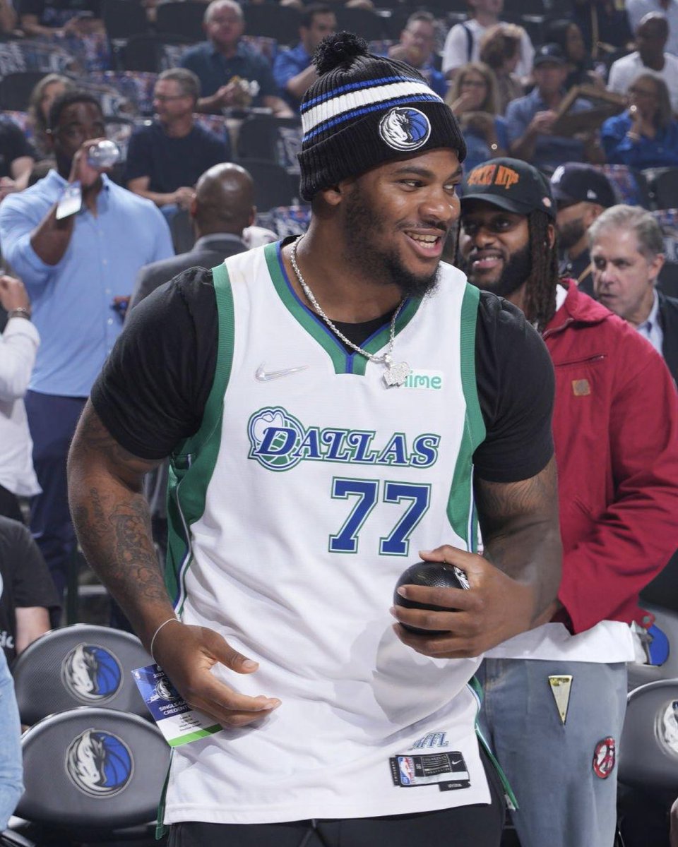 nicekicks's tweet image. Micah Parsons attended the Mavericks-Timberwolves game wearing the “Velocity Blue” adidas AE 1s 🔵