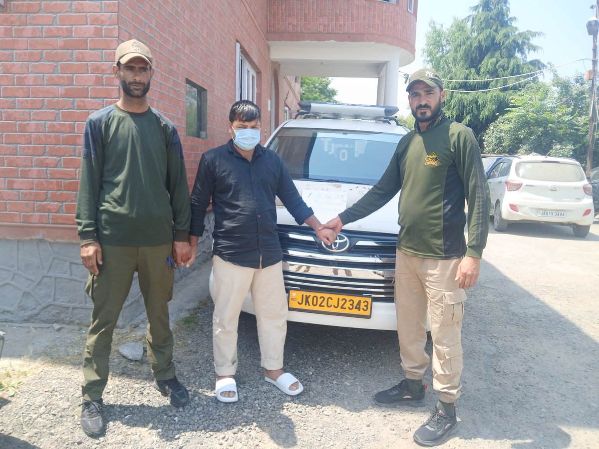 BUDGAM POLICE (@budgampolice) on Twitter photo Budgam Police arrests #01 drug peddler, Contraband substances recovered.
#PP Humhama arrested #01 drug Peddler namely #Raj Singh S/o Gopi Chand R/o Aghar Jito Pungath Udhampur and recovered Psychotropic substance from his Possession.
<a href="/JmuKmrPolice/">J&K Police</a> <a href="/KashmirPolice/">Kashmir Zone Police</a>
<a href="/NikhilB__IPS/">Nikhil Borkar</a> Budgam Police arrests #01 drug peddler, Contraband substances recovered.
#PP Humhama arrested #01 drug Peddler namely #Raj Singh S/o Gopi Chand R/o Aghar Jito Pungath Udhampur and recovered Psychotropic substance from his Possession.
<a href="/JmuKmrPolice/">J&K Police</a> <a href="/KashmirPolice/">Kashmir Zone Police</a>
<a href="/NikhilB__IPS/">Nikhil Borkar</a>