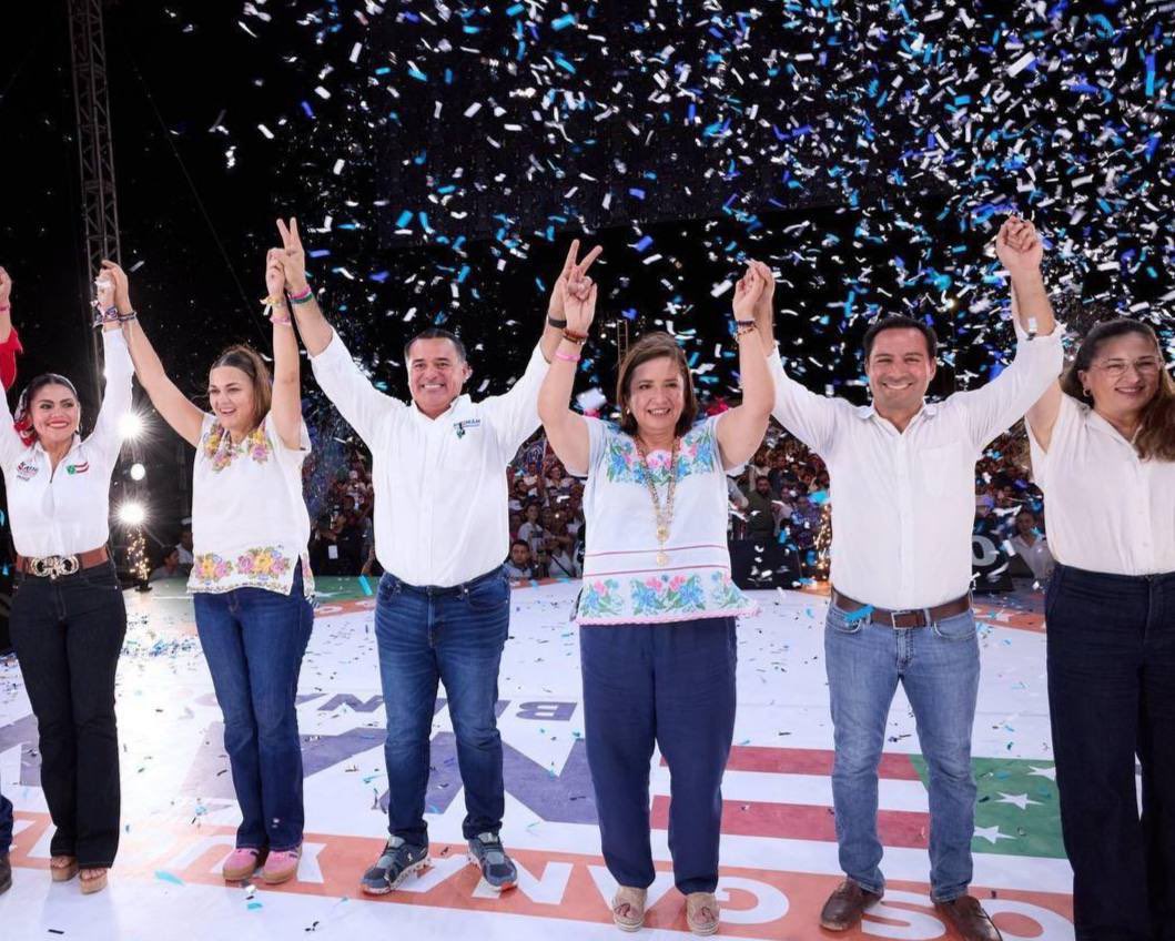 ¡#Yucatán seguirá en la ruta del cambio y la transformación! Junto con miles de familias yucatecas realizamos el cierre estatal de campaña, en equipo con @XochitlGalvez, @RenanBarrera, @CeciliaPatronL y todos los candidatos de @AccionNacional, vamos a seguir avanzando unidos