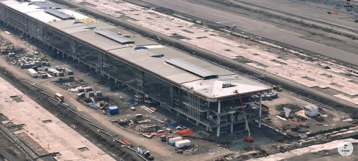 The May Update on D.B. Patil International Airport, Navi Mumbai, Mumbai MR. 1 . Concourse. 2 . Terminal. 3 . Apron. 4 . Facade and Rooftop. 📷: @dronemanYT. youtu.be/cxtThNNS-w8?si…