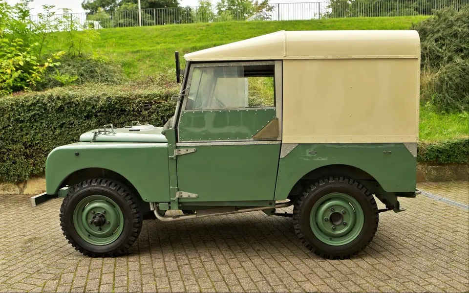 Ad:  1949 LAND ROVER SERIES 1
On eBay here -->> ow.ly/ncuU50RZNms

 #LandRoverSeries1 #ClassicCarsForSale #OffroadLife #VintageCar #ClassicCarRestoration #CarCollectors #OldCarLove