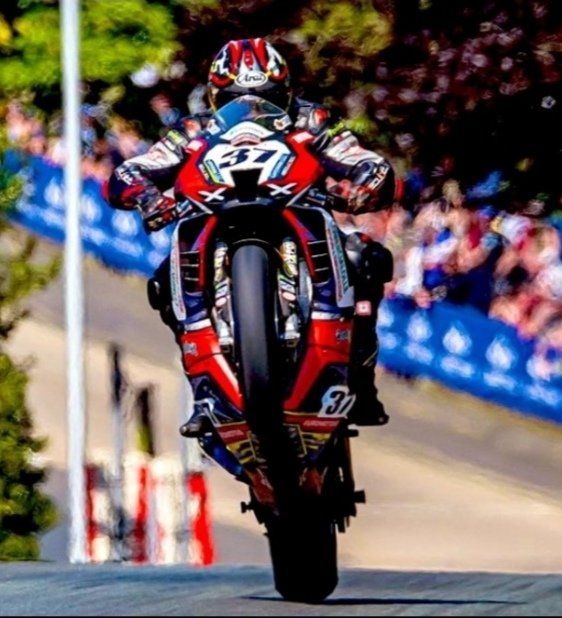 #WheelieWednesday
Raül Torras 🐗💔