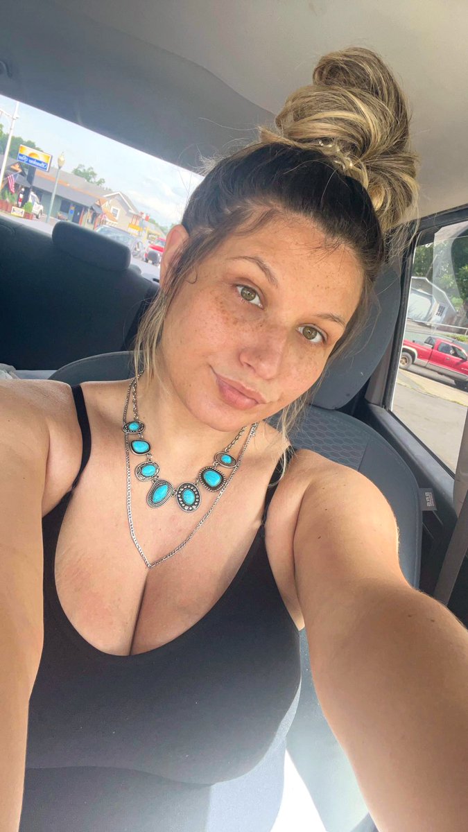Victoriafundy's tweet photo. my usual post a selfie on here then disappear for months🤪🖤 https://t.co/PGfutLAZii