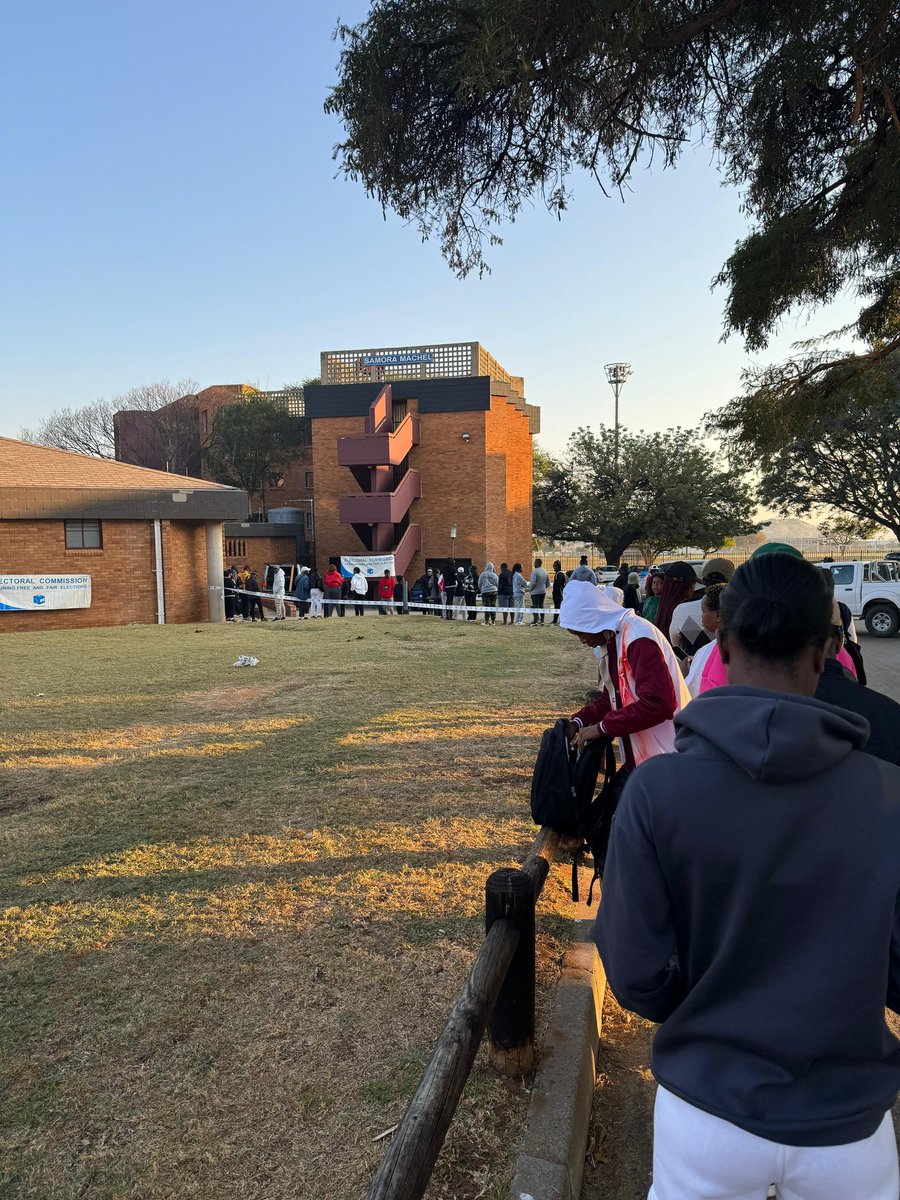 The IEC is demonstrating its incompetence again today, at the University of Limpopo voting is yet to start, over 30minutes late!