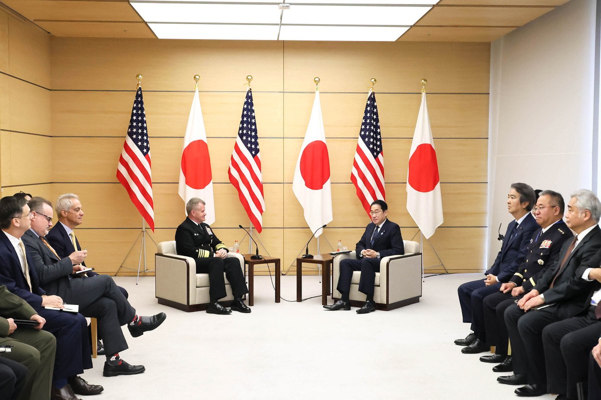 On May 29, PM Kishida received a courtesy call from Admiral Samuel Paparo, Commander, U.S. Indo-Pacific Command, during his visit to Japan.
#US #INDOPACOM

Overview👉mofa.go.jp/na/st/pageite_…