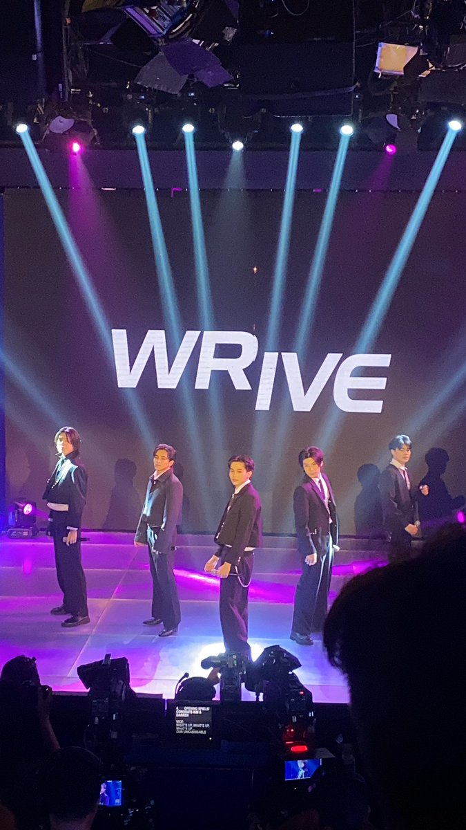 Makikilala ng mundo💎

WRIVE SA SHOWTIME
#ShowtimeSoMuchSaya 
#WRIVE 
#Wrive_Ishiro