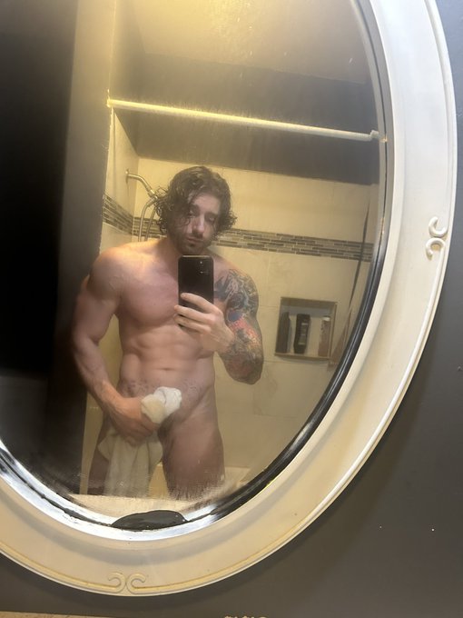 Can&rsquo;t wait to be back at my Vegas gym so I can really push it https://t.co/sMZuLzIz7h<a href="/tag/pisces"class="tags"><span>#pisces</span></a>