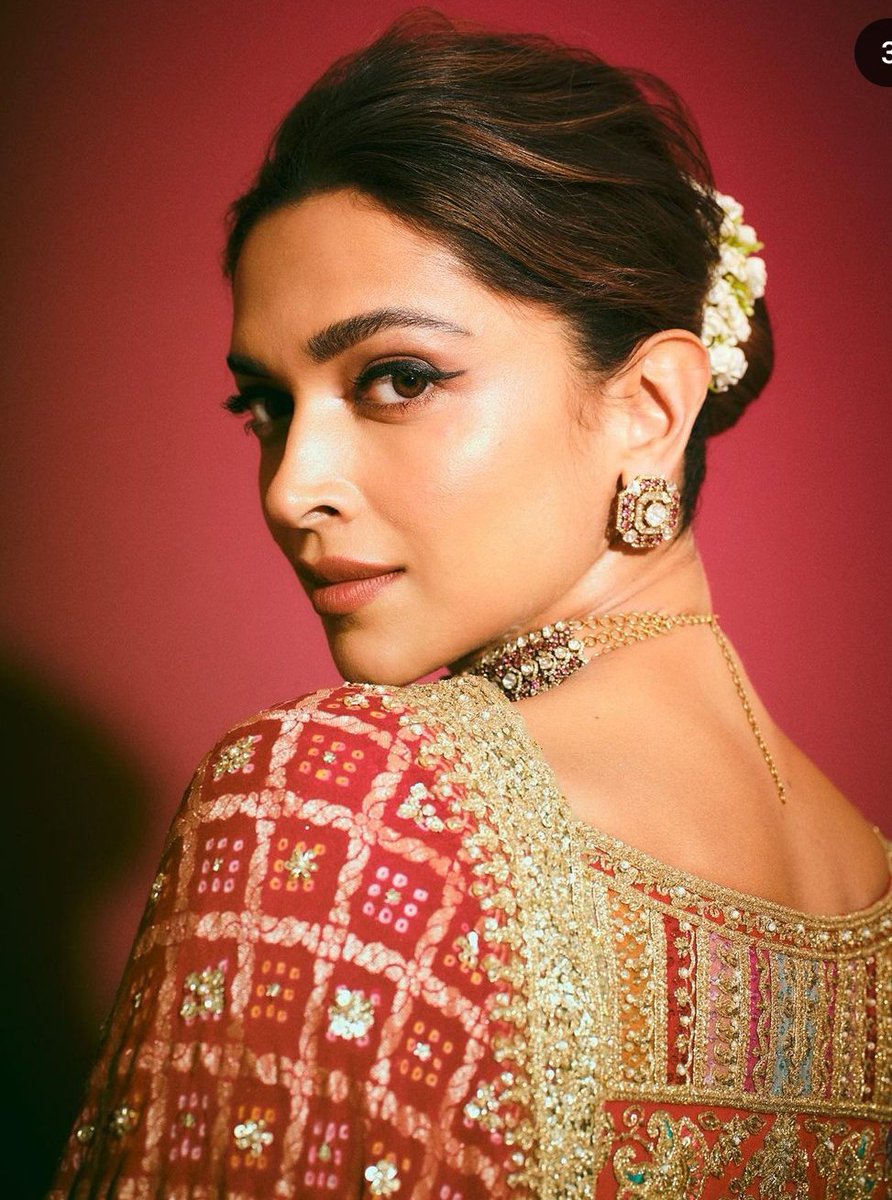 #DeepikaPadukone #1 as @IMDb_in announces Top 100 Most Viewed Indian Stars of the Last Decade determined by fans, globally 🔥 In a significant milestone, global icon @deepikapadukone has been recognized as the “Most Viewed Indian Stars of the Last Decade” by IMDb, based on page