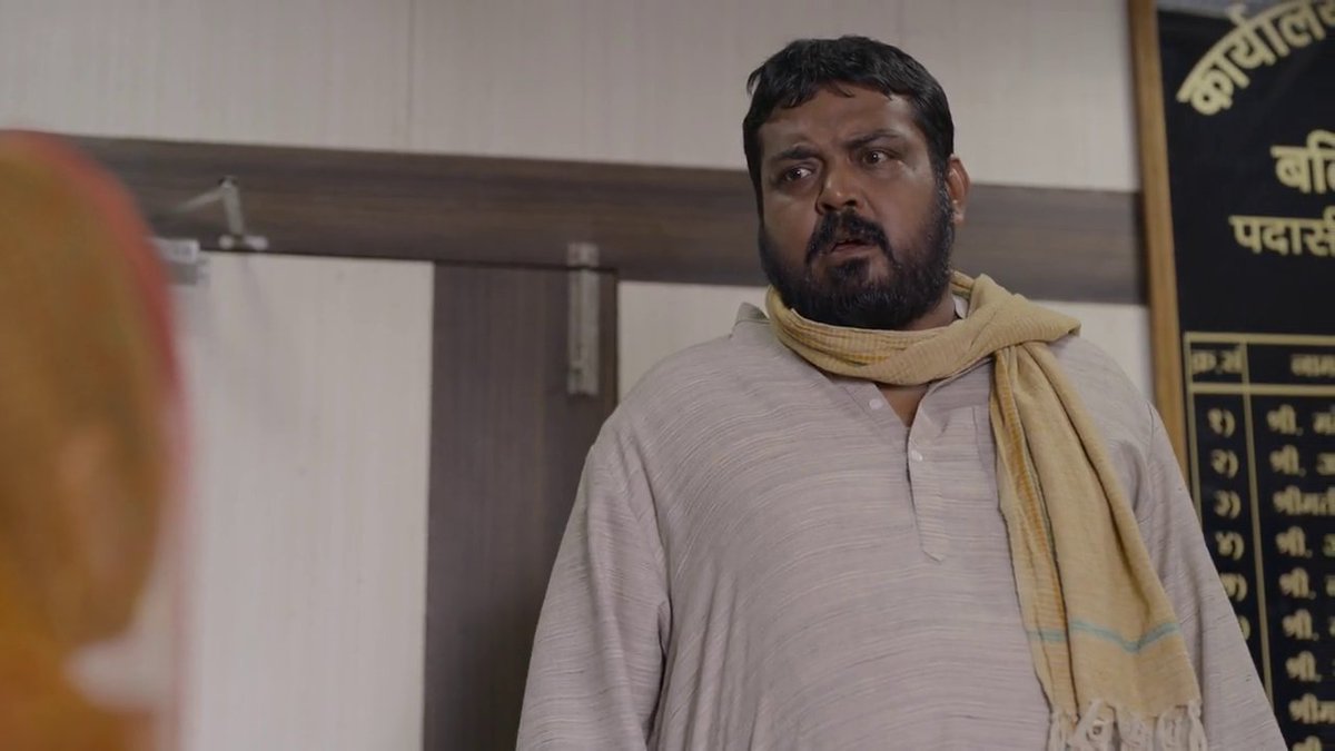 पंचायत सीजन 3 का एक डायलॉग वायरल हो रहा है, इस डायलॉग को प्रह्लाद चा DM ऑफिस में कहते हैं, वह डायलॉग कुछ इस प्रकार है

"समय से पहले कोई नहीं जाएगा, कोई नहीं मतलब कोई नहीं"

वैसे तो यह डायलॉग उनके लिए भावनात्मक है मगर यदि इसे वाईडर पर्सपेक्टिव में देखा जाए तो

10 साल का समय बहुत
