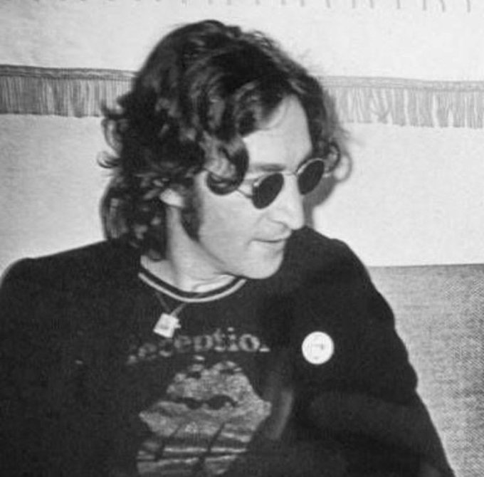 #JohnLennon via @flowersmacca70s