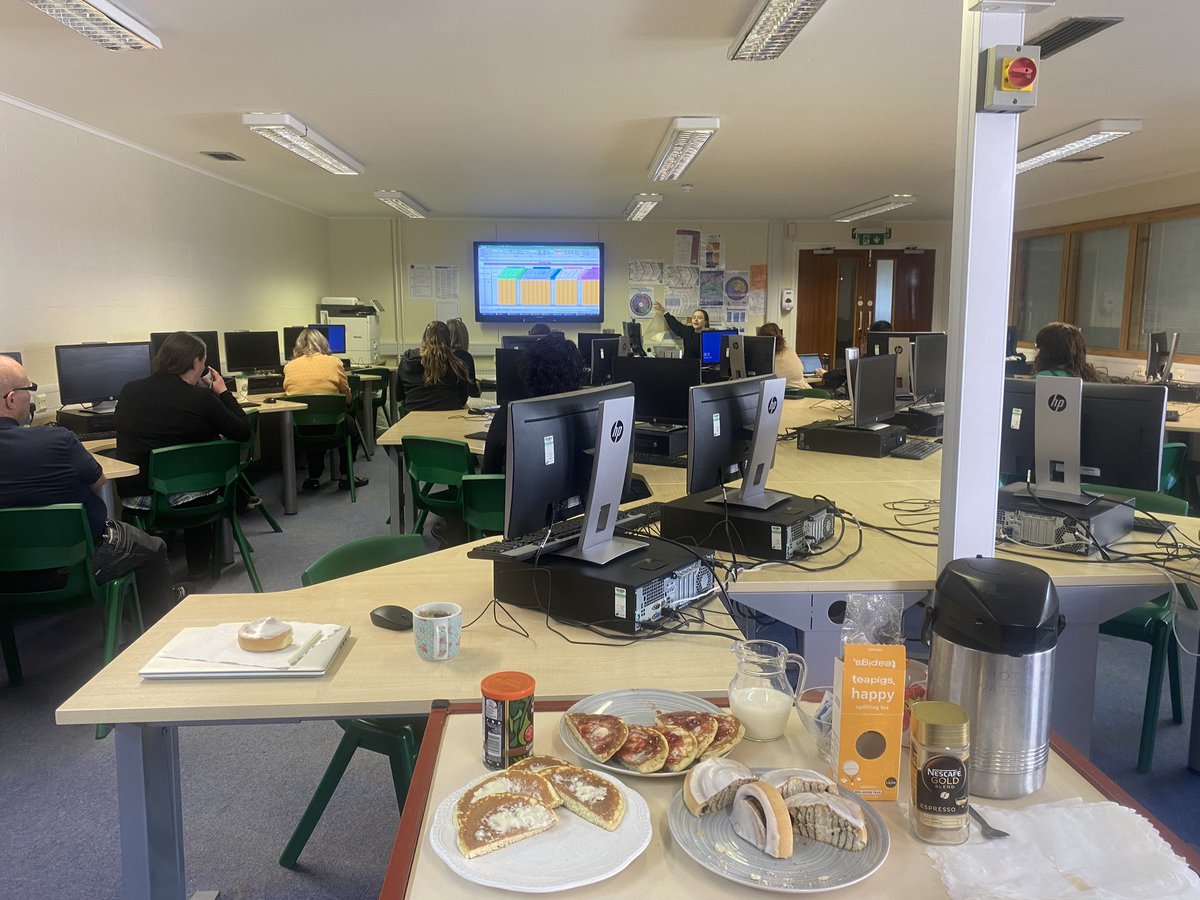 burchell_susie's tweet photo. Day 2 @MilnesHigh learning festival
Breakfast BGE and SP data analysis Lunch with #WorldEdSummit and #thelearningpit how to build self efficacy ππͺπ https://t.co/OxISi32XZs